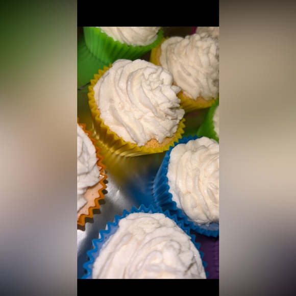 Cupcake Handmade Goats Milk Soaps! - Picture 1 of 2
